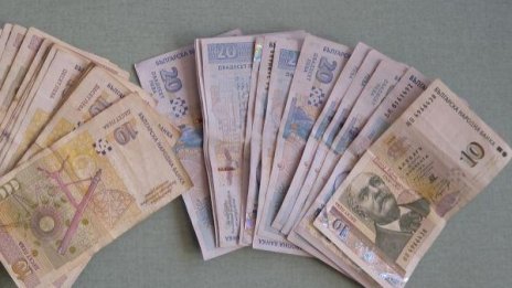 Задържан е съучастник в телефонна измама