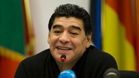 Във ФИФА има огромна корупция, убеден е Марадона