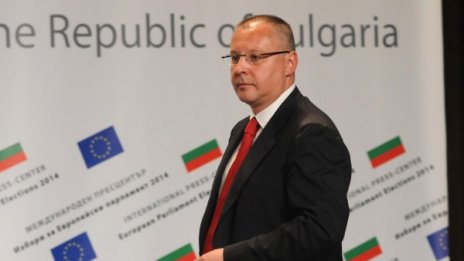 Оставката на Станишев ще бъде "след дъжд качулка"