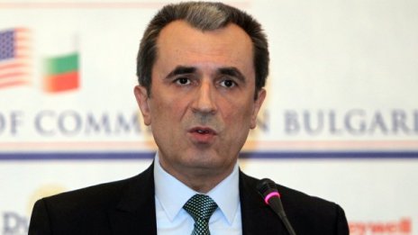 На Орешарски не му се говори за оставка, само за финанси