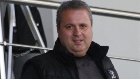 Коко остава шеф на Локо