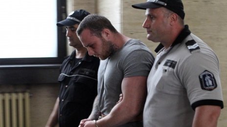 Свидетел твърди, че Кристофър наръгал смъртоносно Емо