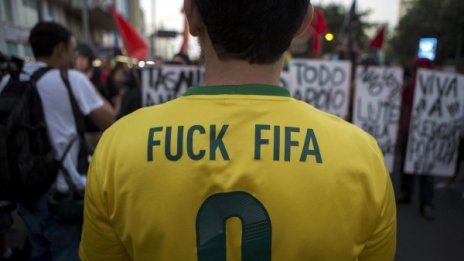 Стрелба пред хотела на отбора на Хондурас в Бразилия