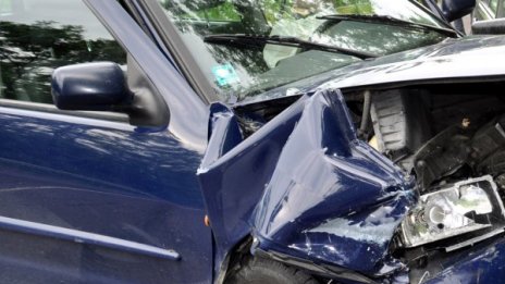 Двама загинали и 26 ранени на пътя за денонощие 