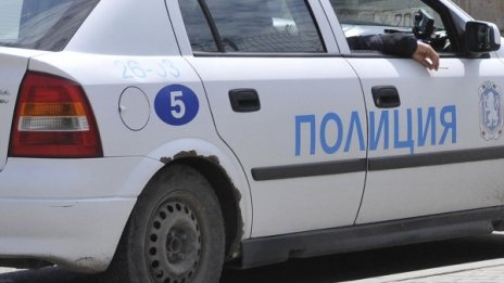 Разследват полицай за "търговия с влияние"
