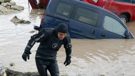 Алианц обезщетява пострадалите от потопа авансово 