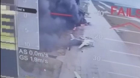 Русия призна за няколко подпалени военни самолета след украинската атака