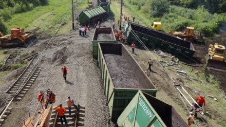 Взривиха жп линия в Украйна, разследват за тероризъм