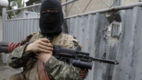 Двама руски журналисти пострадаха при обстрел в Украйна