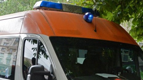 Един загина в тежка катастрофа на път Е-79