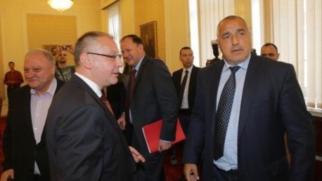 БСП е като ламята с многото глави – пада и става!