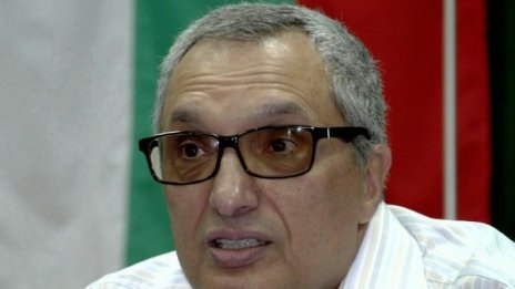 Държавата не е пред фалит, убеден е Костов
