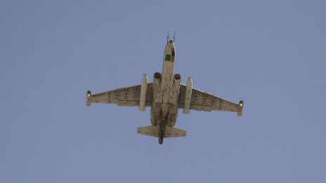 Руски военен самолет свалил украински Су-25