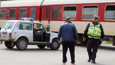Мъж се хвърли под влак в столицата
