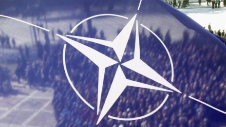 НАТО трябва да укрепи източния фронт