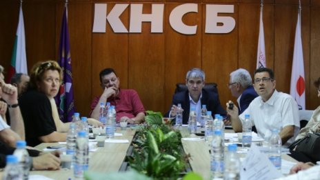 Синдикати и работодатели искат надзорен комитет за КТБ