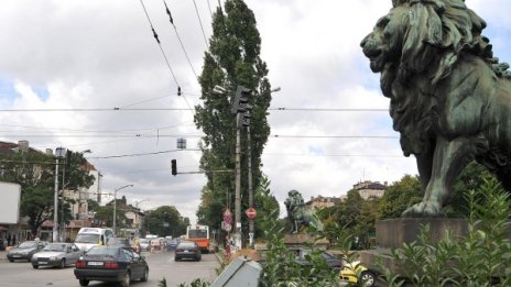 Пуснаха колите през нов тунел под Лъвов мост