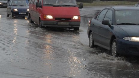 Пороен дъжд се изсипа над Берковица