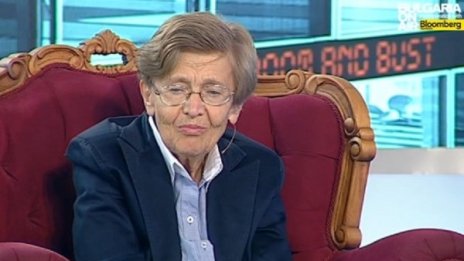 Служебният кабинет не трябва и не е нужно да взема заеми!
