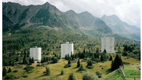 Приказната природа срещу човешката дейност 