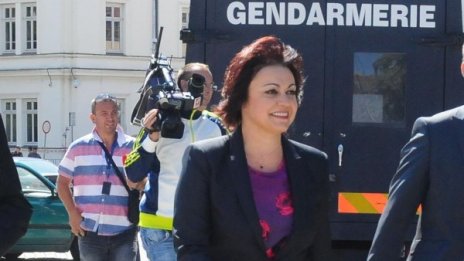 БСП да скъса със задкулисните влияния, призова Нинова