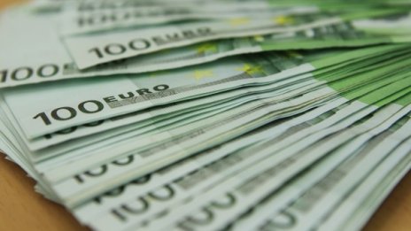 Откраднаха 5000 евро от израелски турист в Бургаско