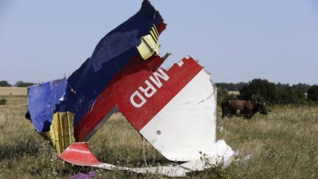 Киев спря бойните действия в зоната на разбиване на Боинга