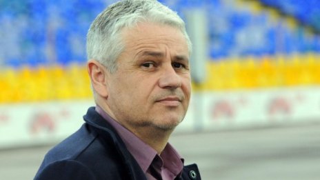 Стойчо Стоев нападна Кирил Домусчиев