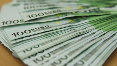 Проверяват всички банкови депозити от над 100 000 евро в Гърция