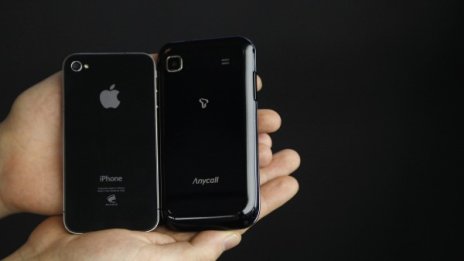 Apple и Samsung заровиха томахавките извън САЩ