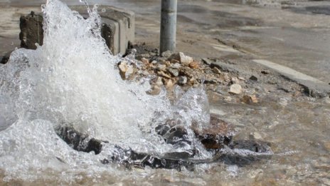 Спират водата в части на столицата днес