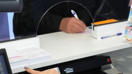 Закопчаха двама, опитали да измамят тотализатора