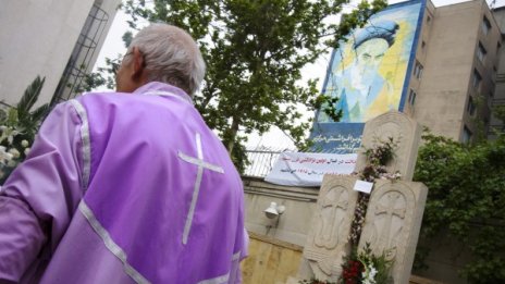 Иранските християни бягат към България