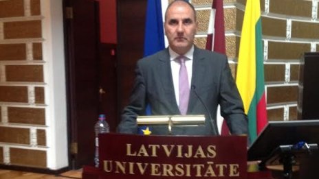 Цветанов критикува енергийната ни зависимост на форум в Рига