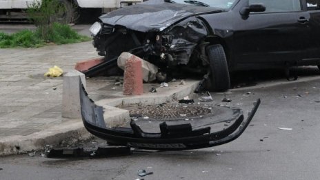 Двама загинали на пътя през денонощието