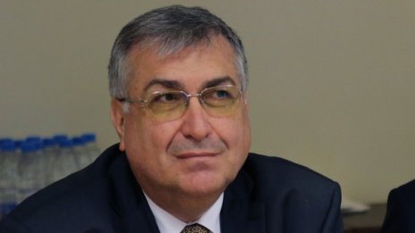 За мечтите и часовника - минута мълчание за Валери Петров  