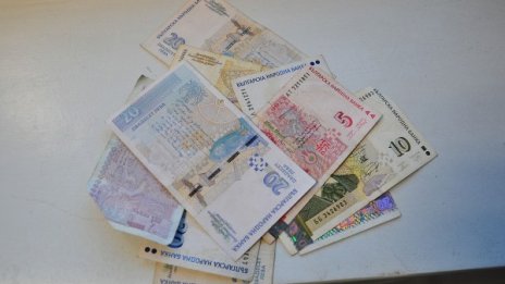 1.9 млн. българи дали пари или подарък на чиновник