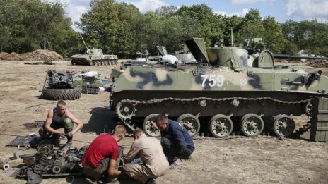 Украйна и Русия си размениха военни