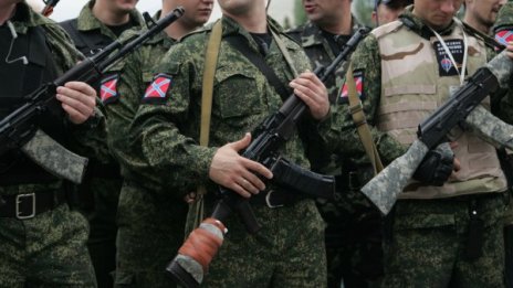 Американски сенатори призовават САЩ да изпратят оръжие на Украйна 