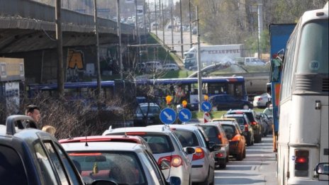 От утре пускат движението по "Цариградско" предсрочно