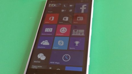 Microsoft заложи на манията със селфитата