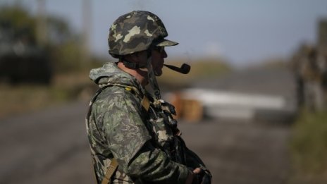 Войната, в която умират войници, но уж не съществува 