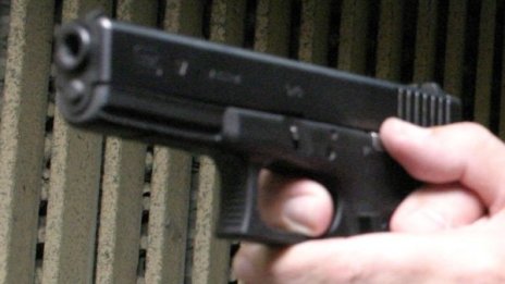Въоръжен мъж е ограбил бензиностанция в Разград