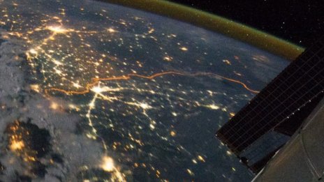 Китай прати два спътника в космоса
