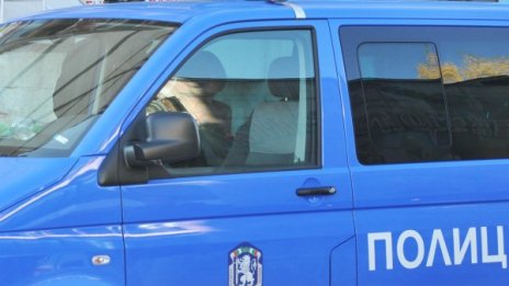 Свлечена скална маса затвори прохода "Петрохан"