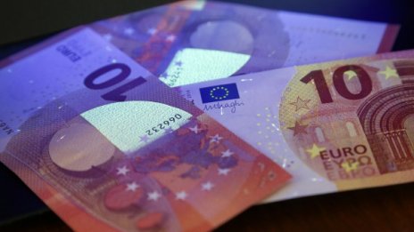 Банкноти от ?10 с изписано "евро" на кирилица вече са в обращение