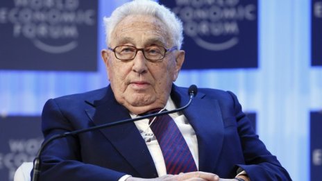 Лесно е да се демонизира Путин, но той не е Хитлер!