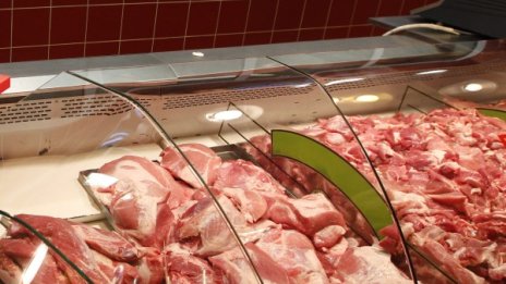 Месото поевтиняло с 2-3% за година, каймата - със 7% 