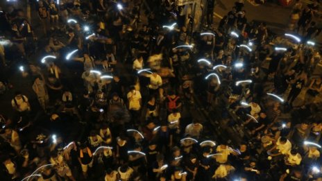 Китай подкрепя властите в Хонконг срещу "незаконните протести"