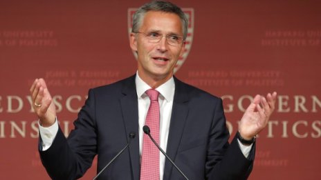 Йенс Столтенберг застава начело на НАТО 